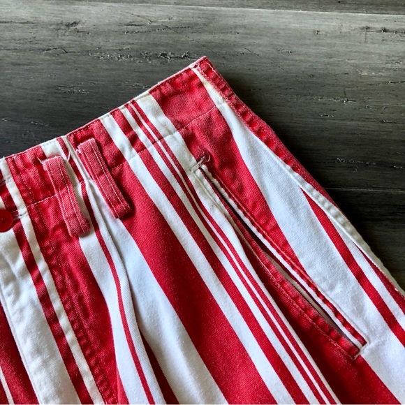 Vintage 1990s Basic Editions High Rise Pleated Red & White Striped Shorts - Picture 3 of 11
